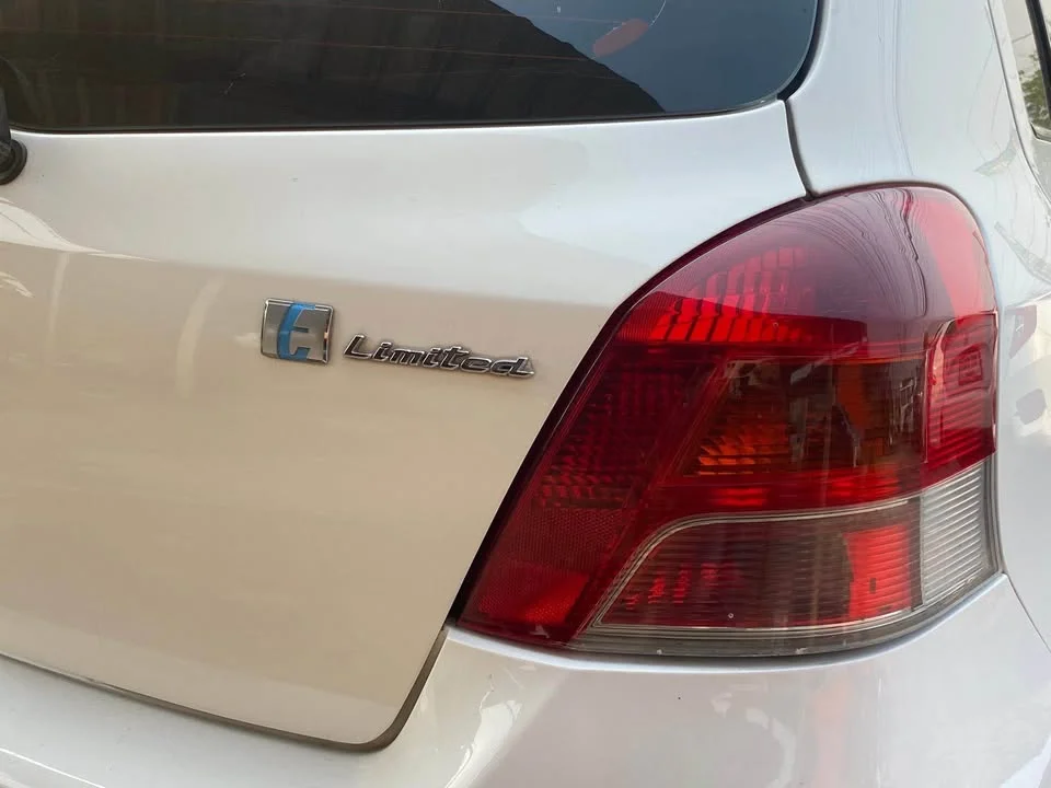 2010 Toyota Yaris II 2