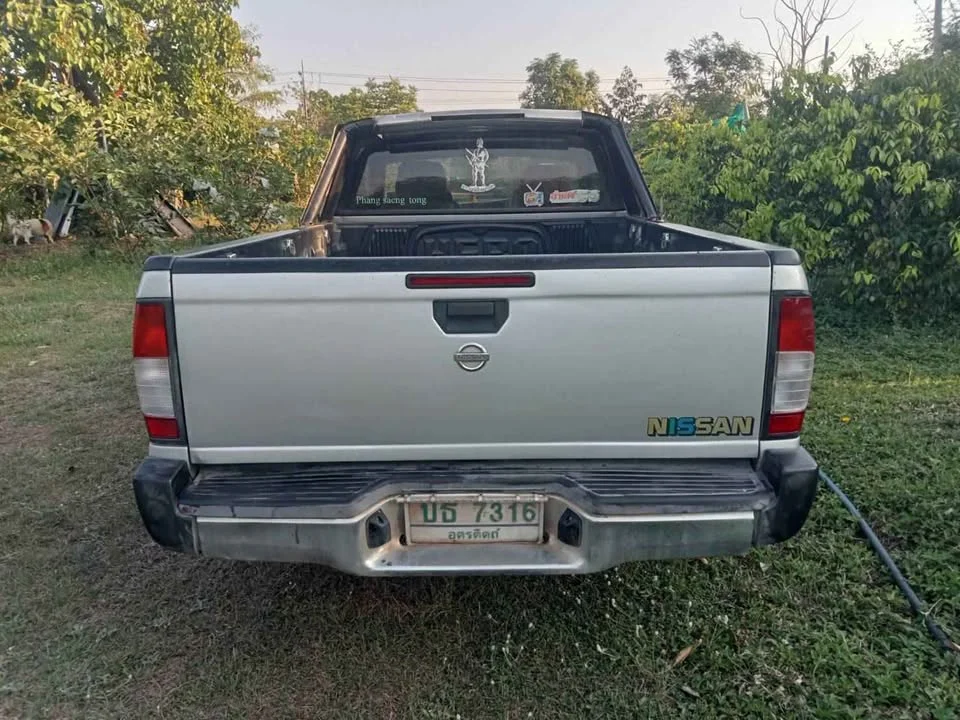 2001 Nissan Frontier I 2