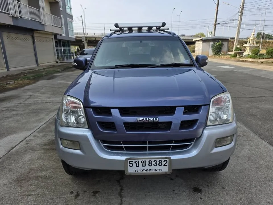 2005 Isuzu MU-7 2