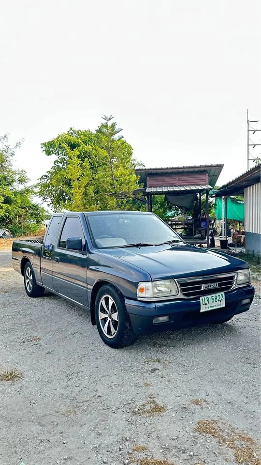 1997 Isuzu TFR III 2