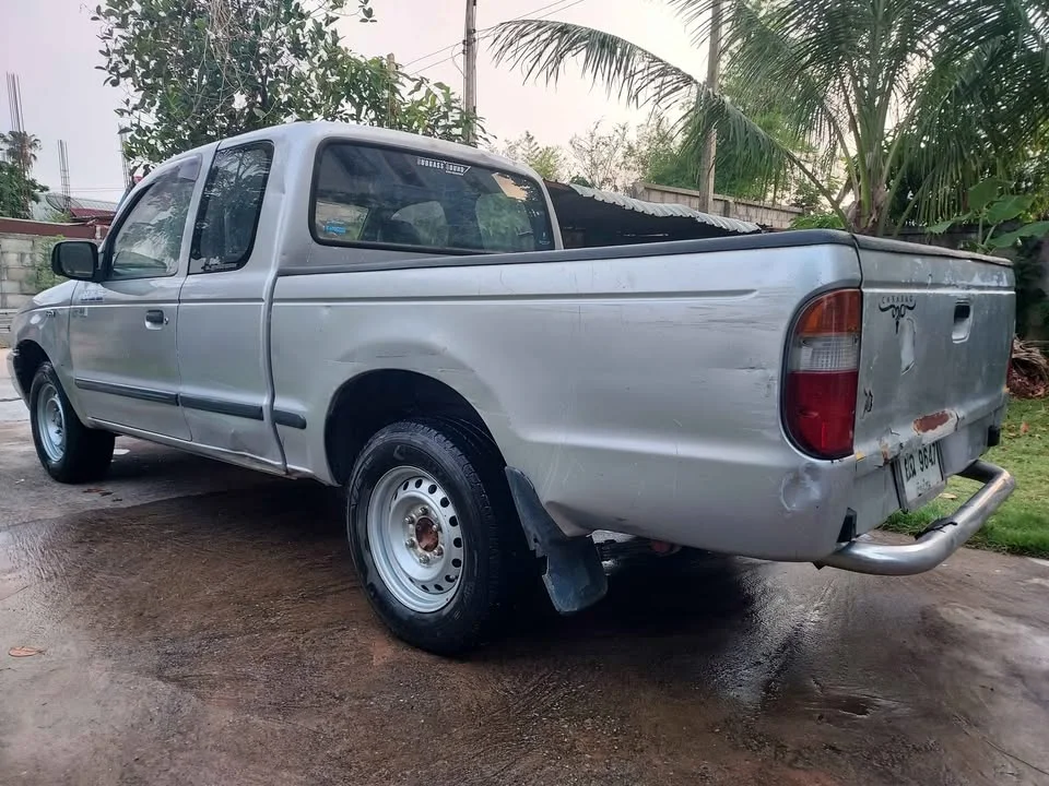 2000 Mazda 2500 Fighter V 3