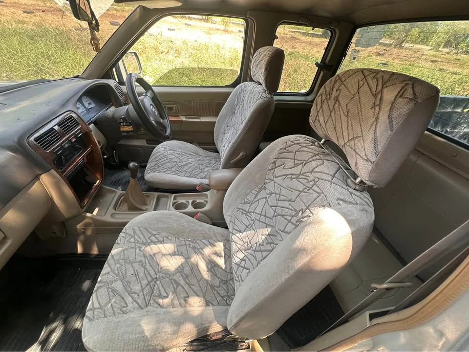 2004 Nissan Frontier I 2