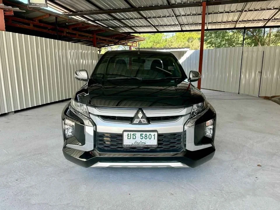 2022 Mitsubishi Triton V 2