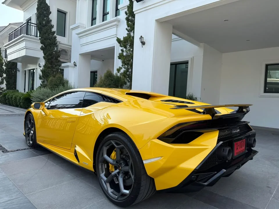 2024 Lamborghini Huracan 2