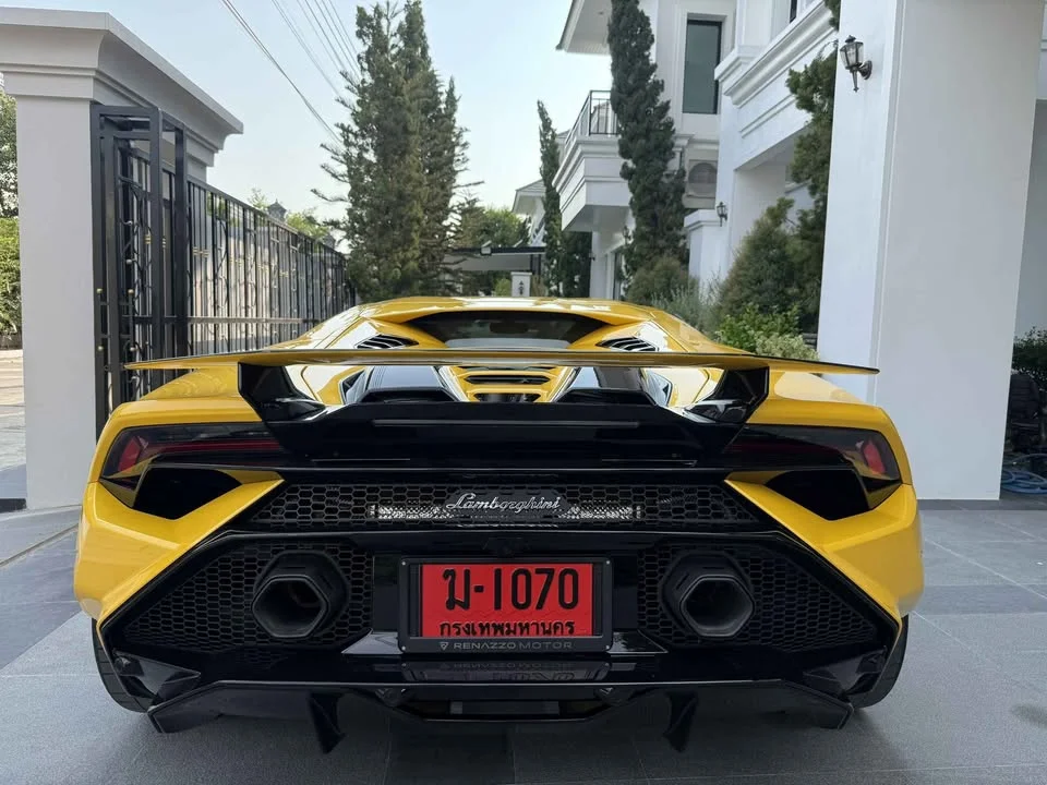 2024 Lamborghini Huracan 2