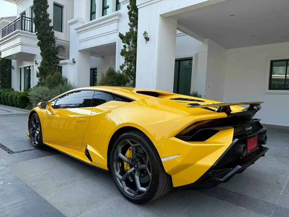 2024 Lamborghini Huracan 3
