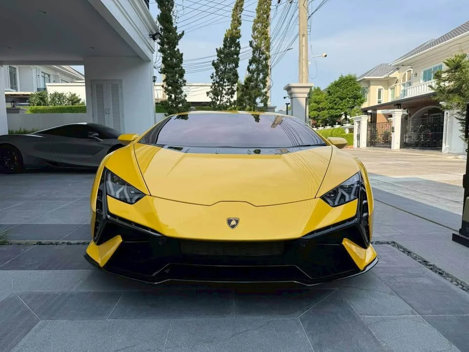 2024 Lamborghini Huracan 2