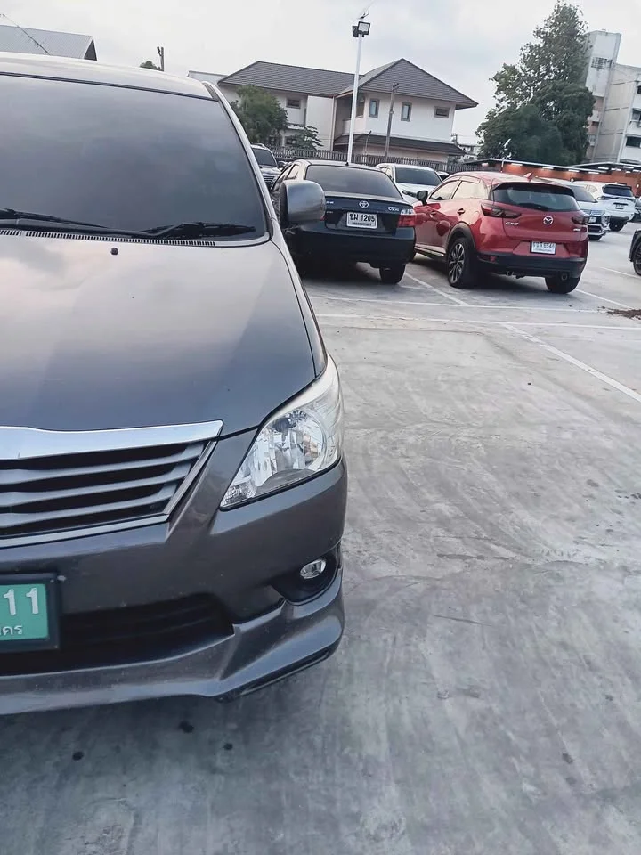 2013 Toyota Innova I 2