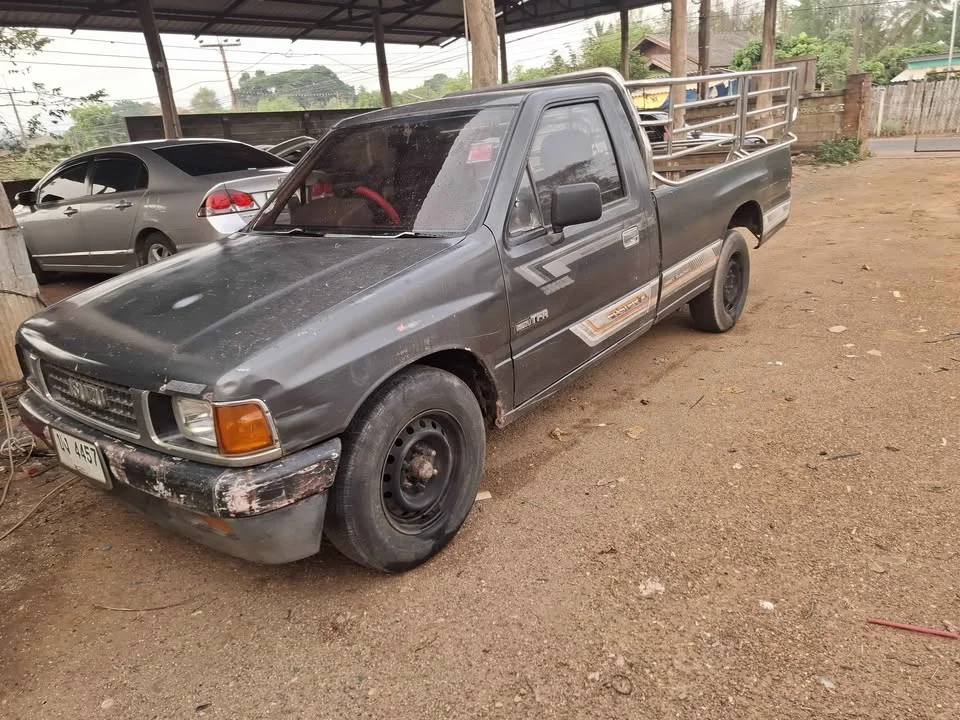 1990 Isuzu TFR III 3