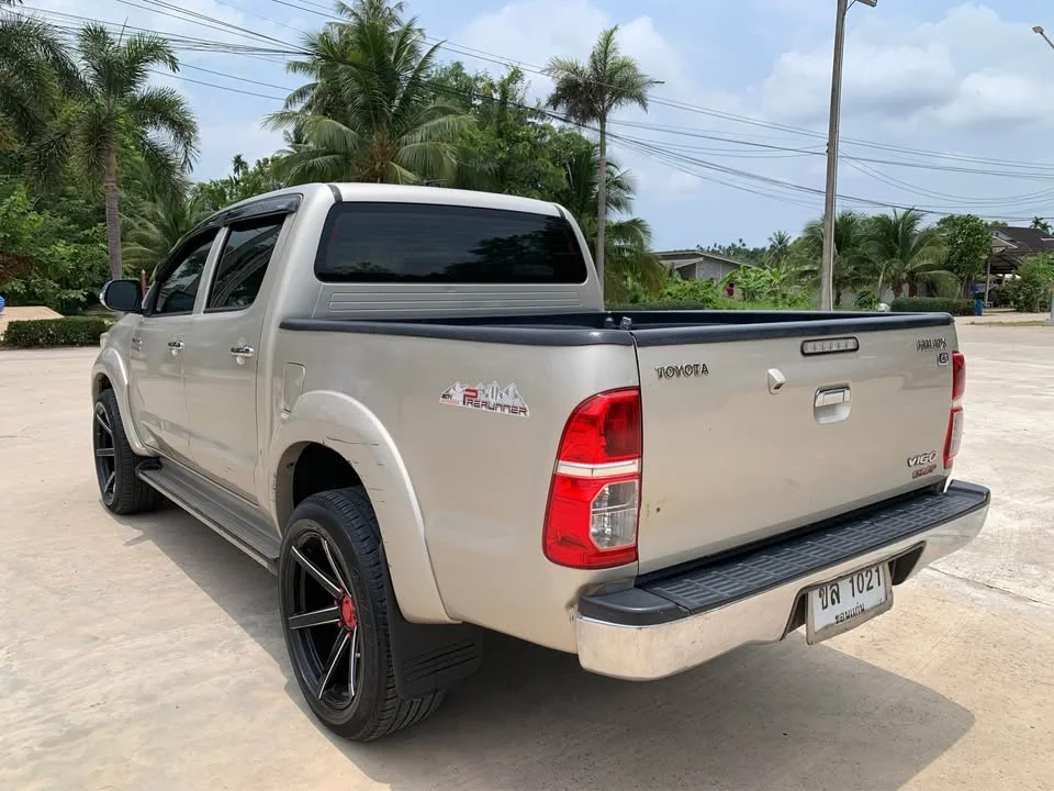 2011 Toyota Hilux VII 2