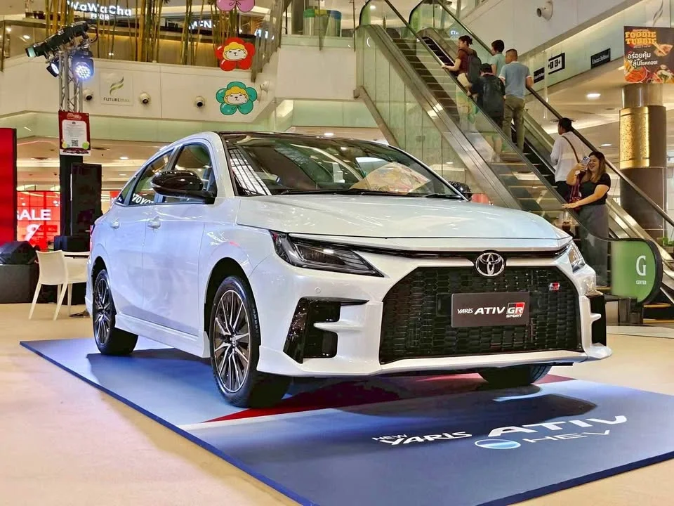 Toyota Yaris ATIV IV 3
