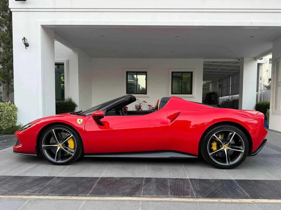 2024 Ferrari SF90 Stradale 2