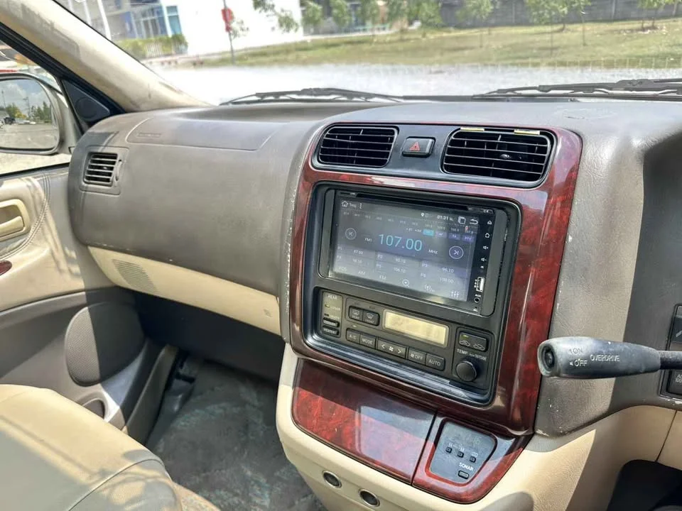 1998 Toyota Granvia H100 3