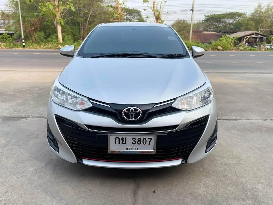 2020 Toyota Yaris ATIV III 2