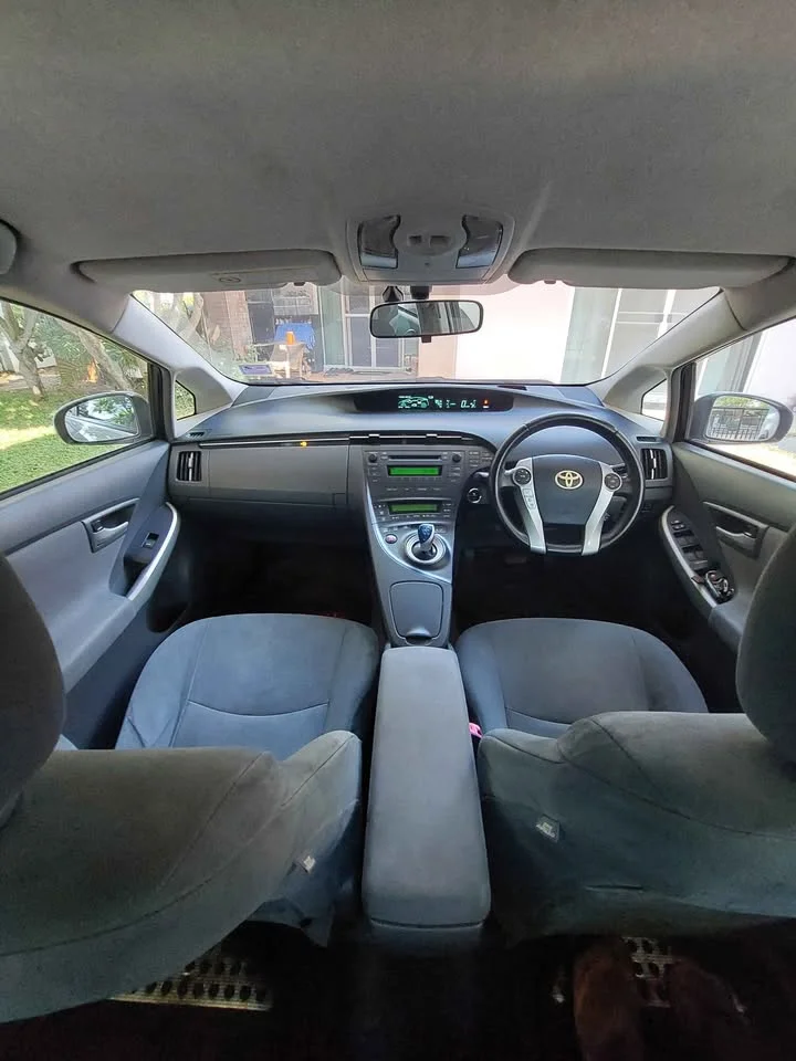 2011 Toyota Prius III 3