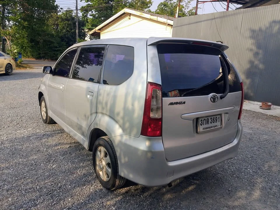 2005 Toyota Avanza I 3