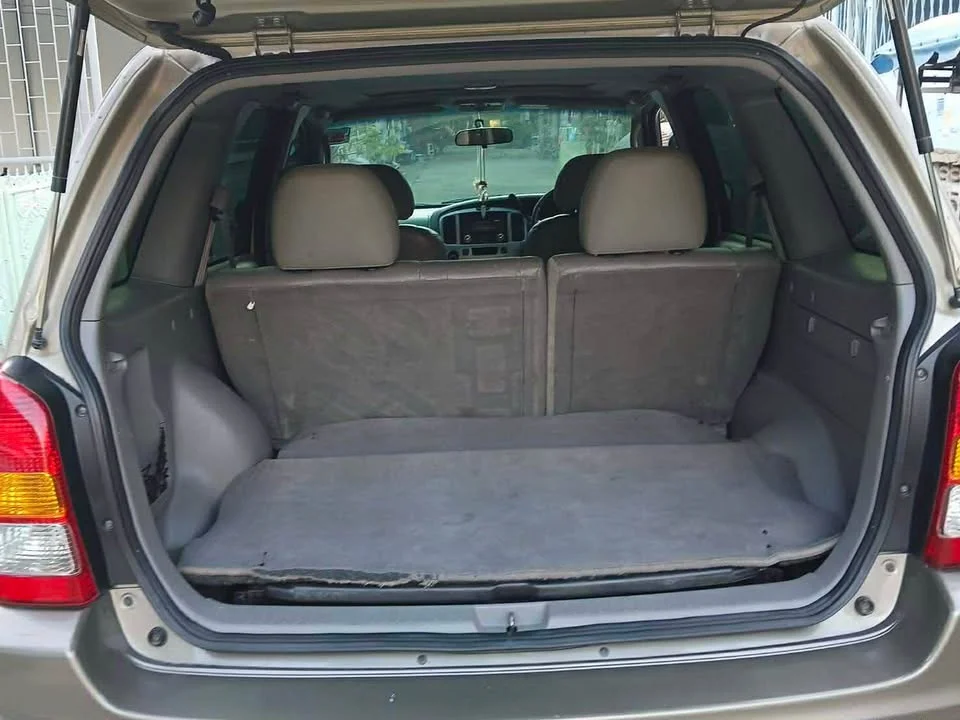 2003 Mazda Tribute I 3