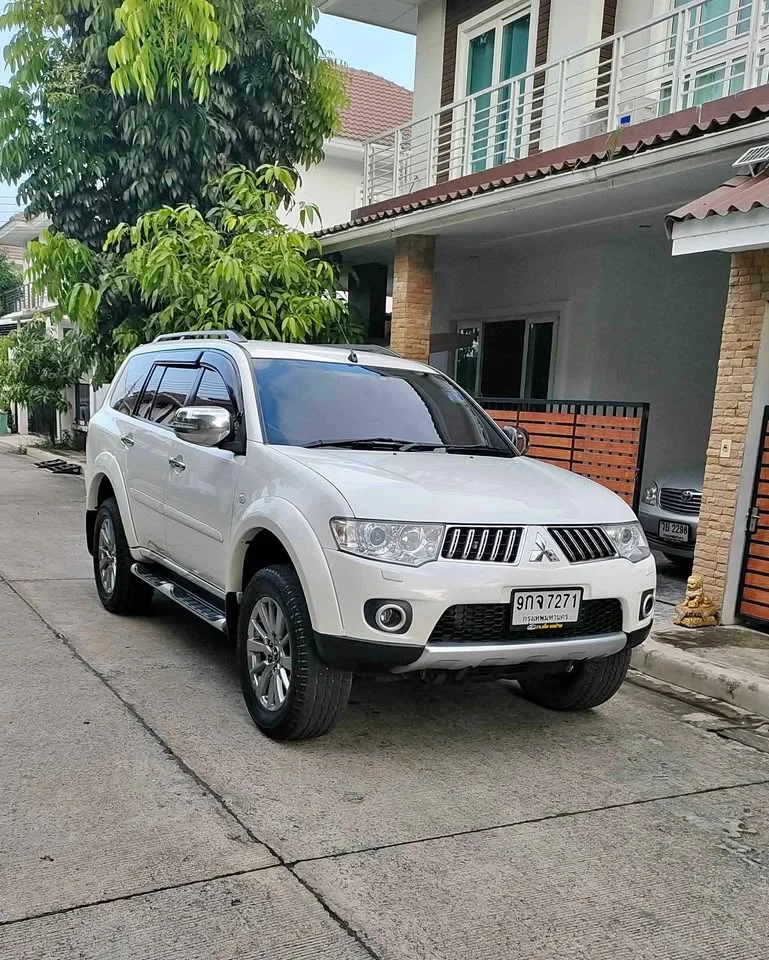 2012 Mitsubishi Pajero Sport II 2