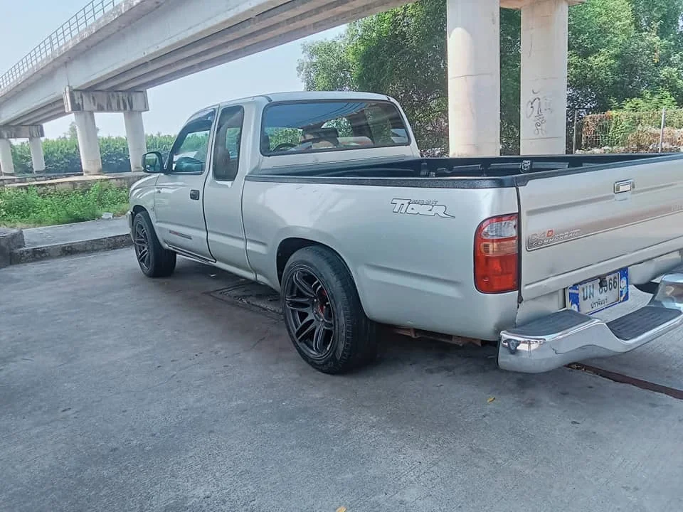 2004 Toyota Hilux Tiger VI 2