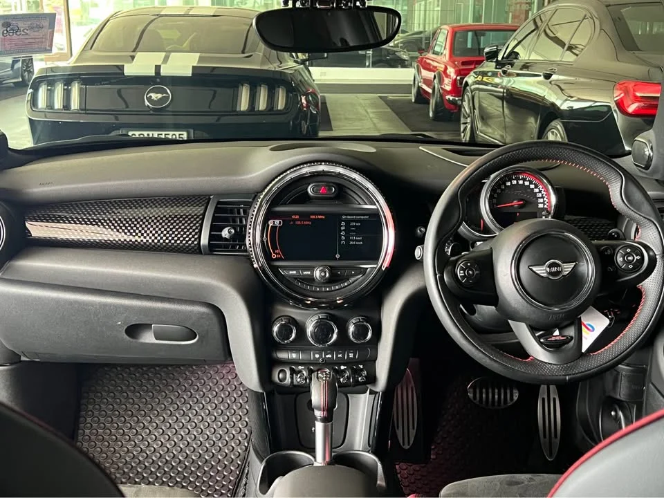 2018 Mini Hatch  III 2