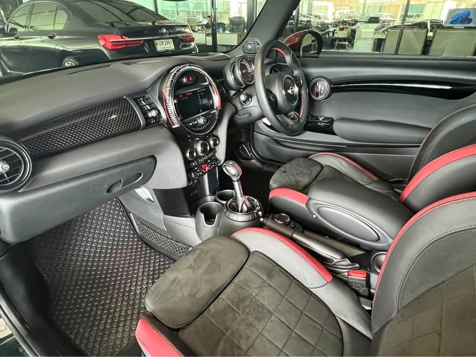2018 Mini Hatch  III 3
