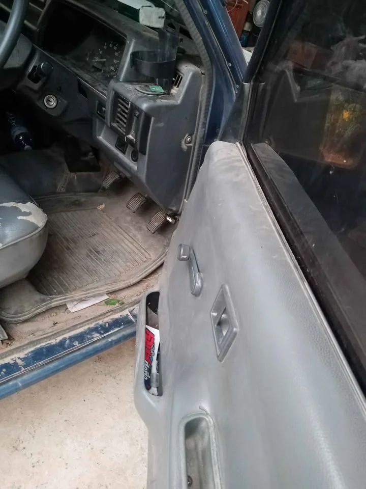 1994 Mitsubishi Triton II 3