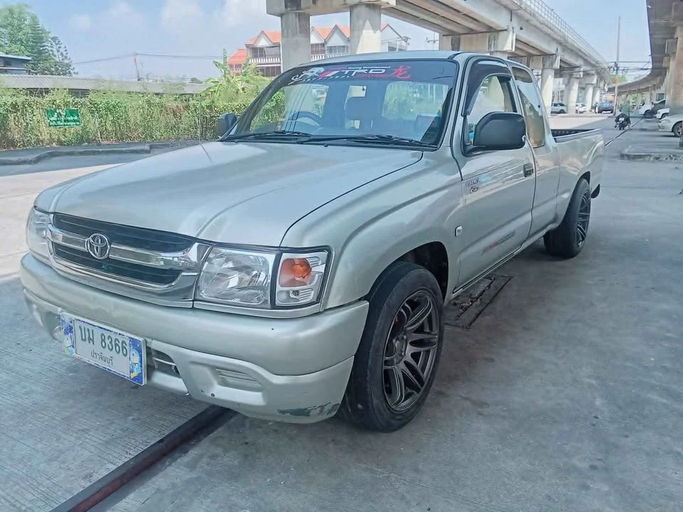 2004 Toyota Hilux Tiger VI 2
