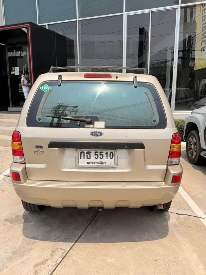 2005 Ford Escape I 3