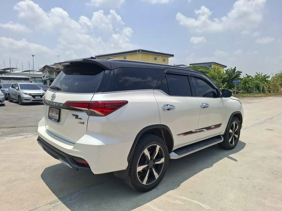 2019 Toyota Fortuner II 3