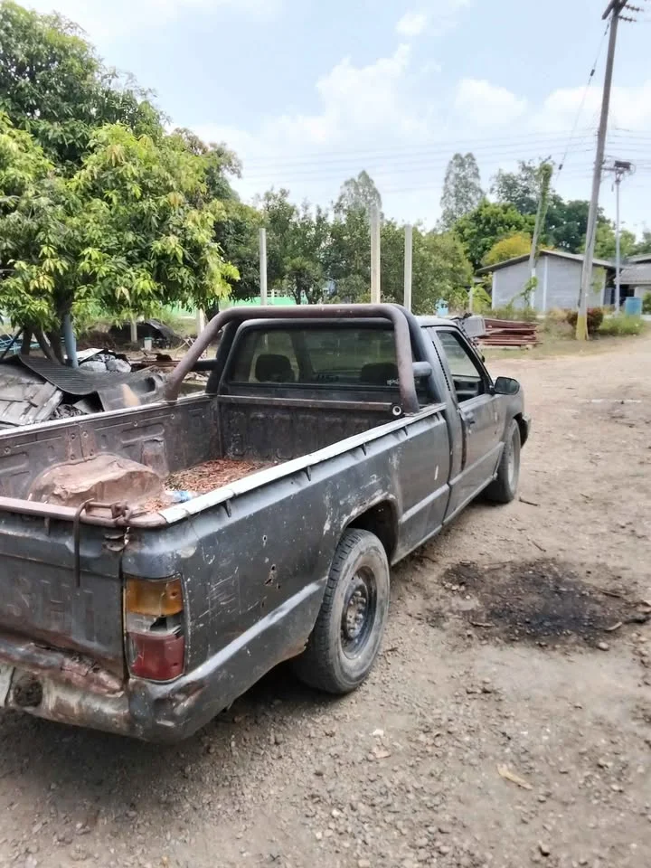 1994 Mitsubishi Triton II 2