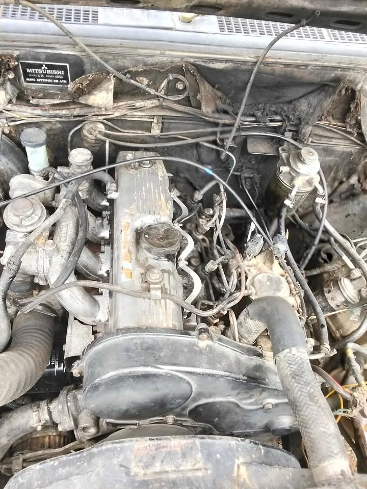 1994 Mitsubishi Triton II 3