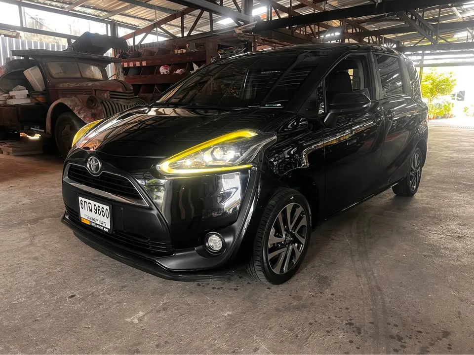 2017 Toyota Sienta II 2