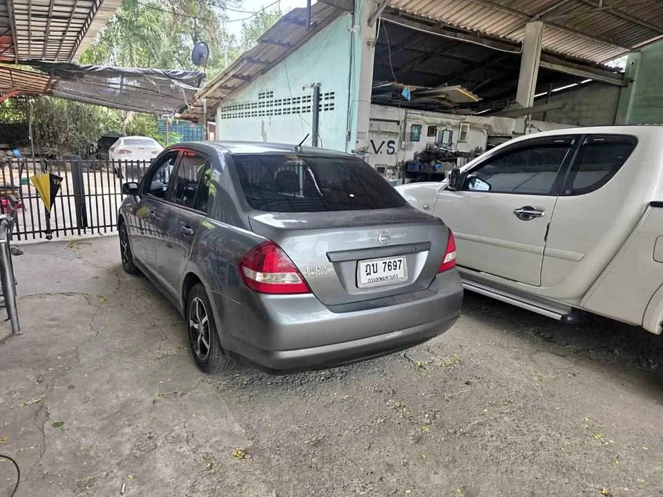 2010 Nissan Tiida I (C11) 3