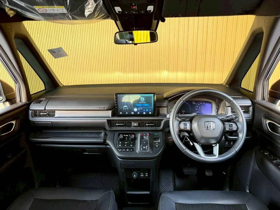 2023 Honda Stepwgn VI 3