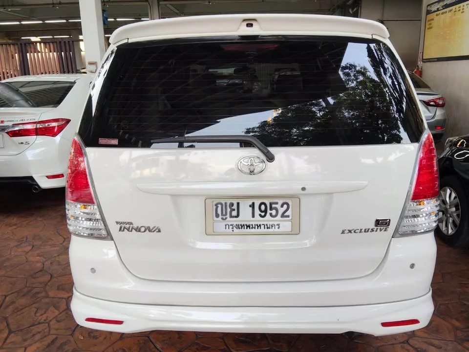 2011 Toyota Innova I 2
