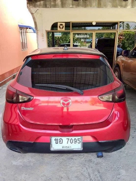 2015 Mazda 2 III 3