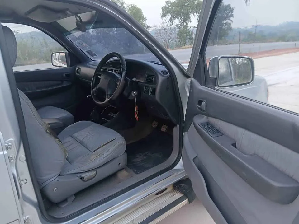 2001 Mazda 2500 Fighter V 3