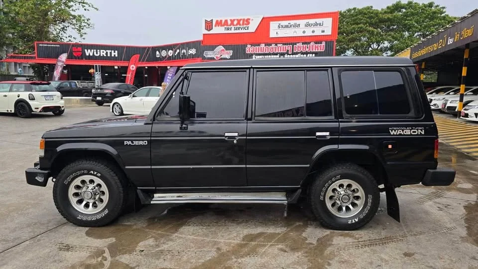 1992 Mitsubishi Pajero I 2