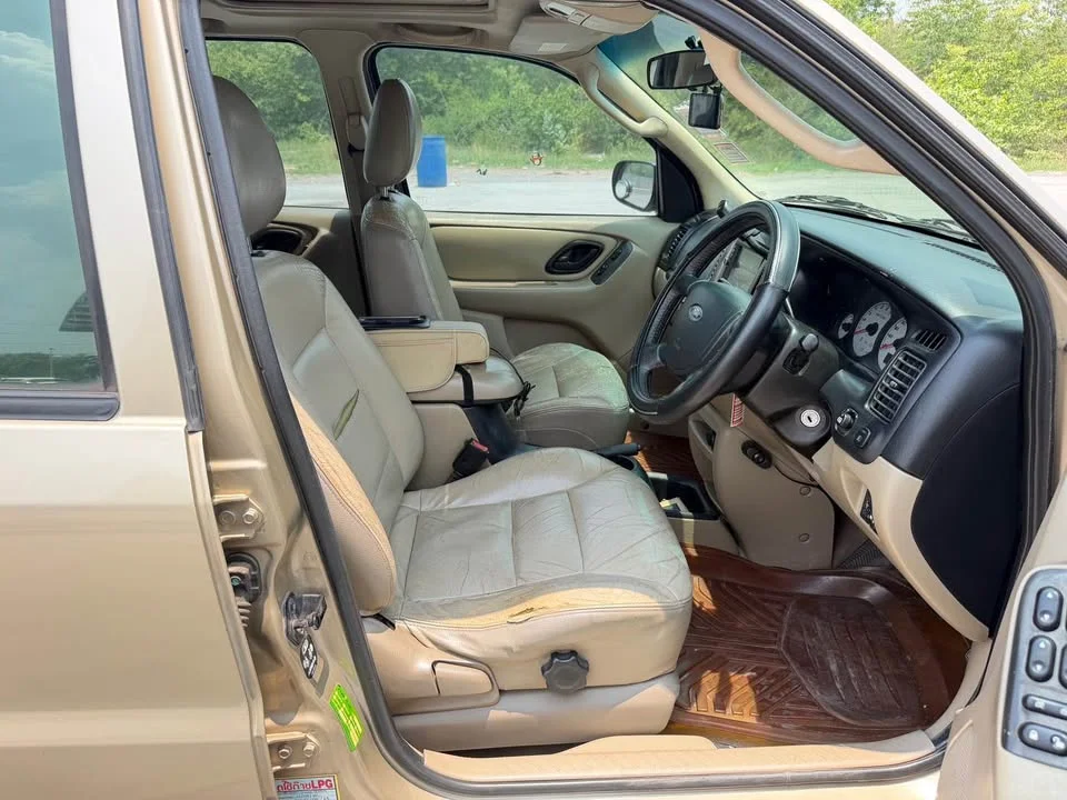 2004 Ford Escape I 3
