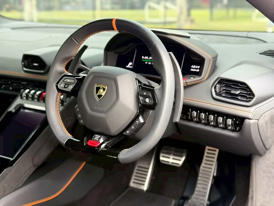 2025 Lamborghini Huracan 3