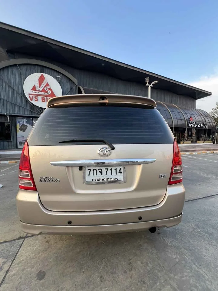 2005 Toyota Innova I 2