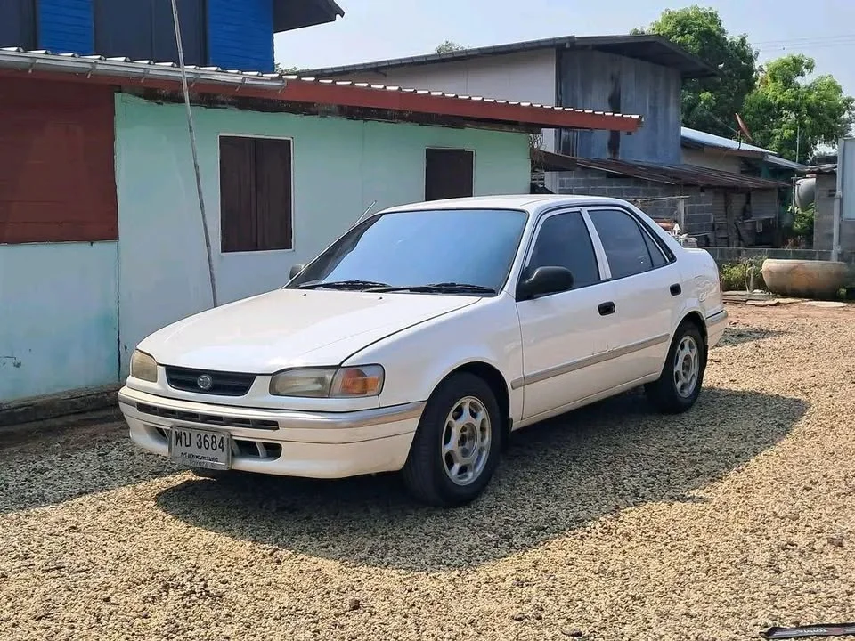Toyota Corolla Altis VIII (E110) 3