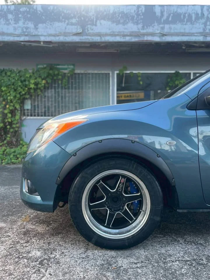 2013 Mazda BT-Series II 3