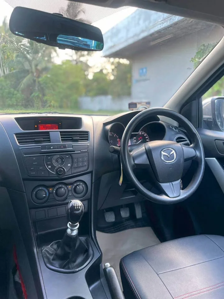 2013 Mazda BT-Series II 2