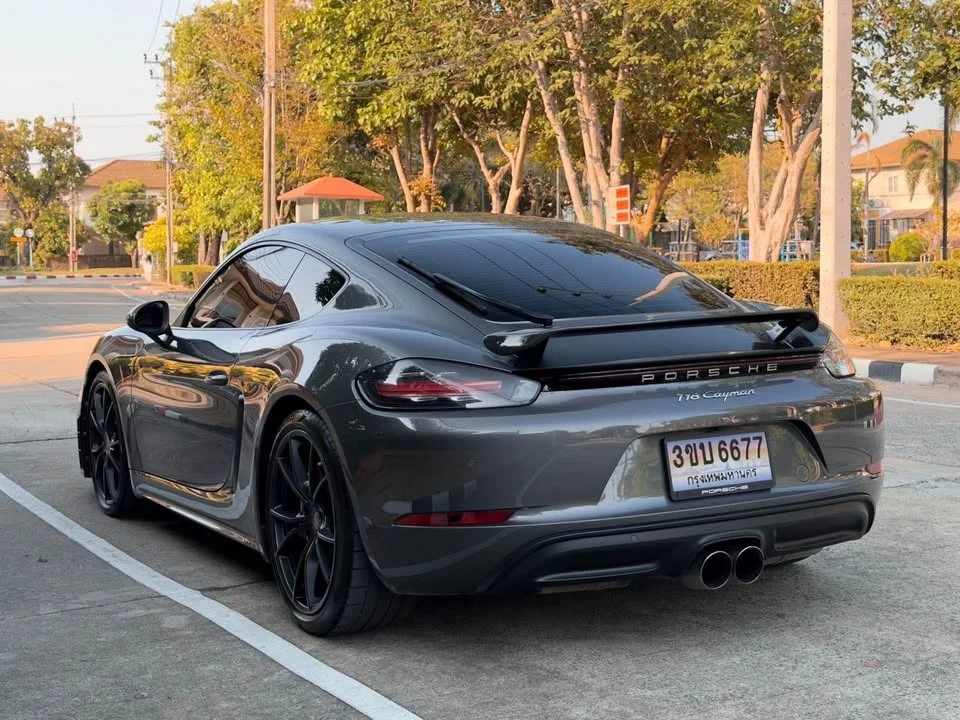 2017 Porsche 718 Boxster and Cayman IV 3