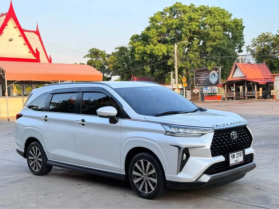 2023 Toyota Veloz III 2