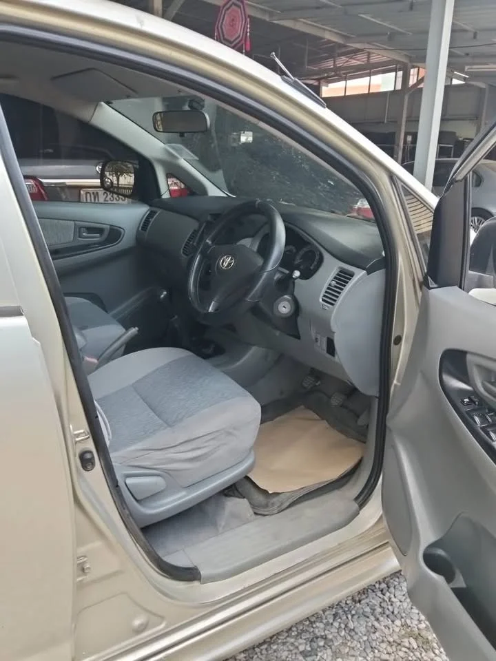 2008 Toyota Innova I 3