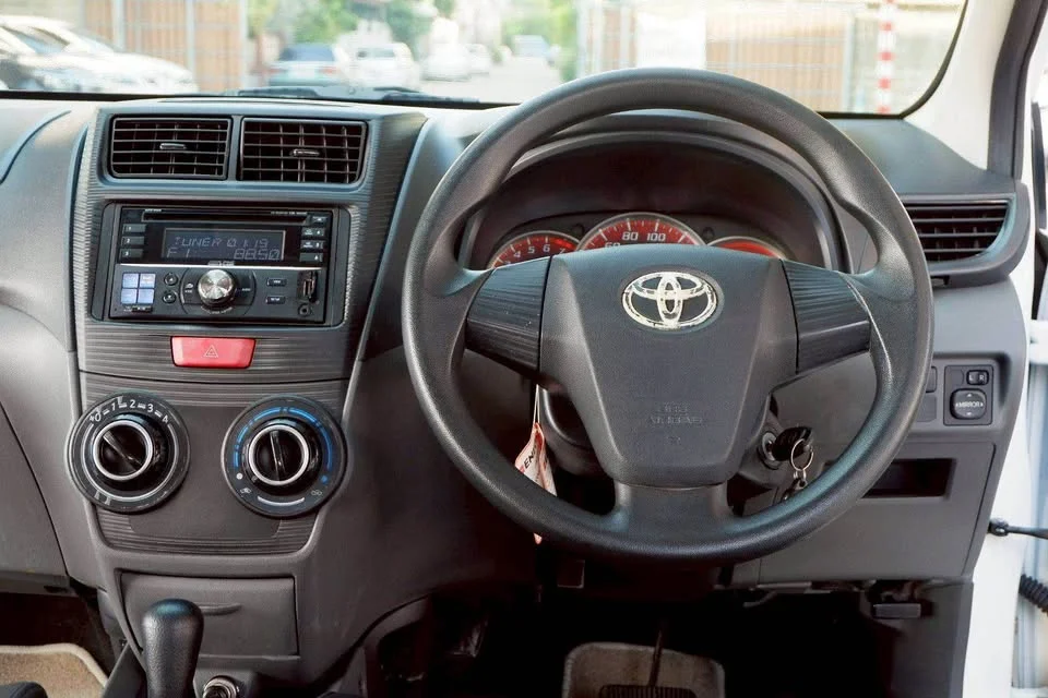 2012 Toyota Avanza II 3