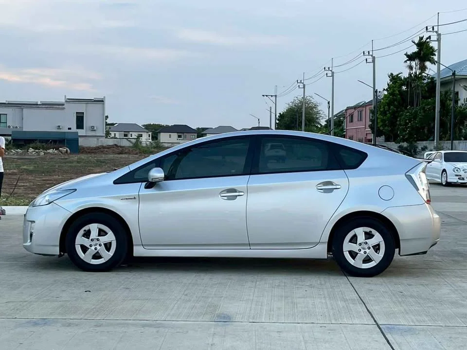 2011 Toyota Prius III 3