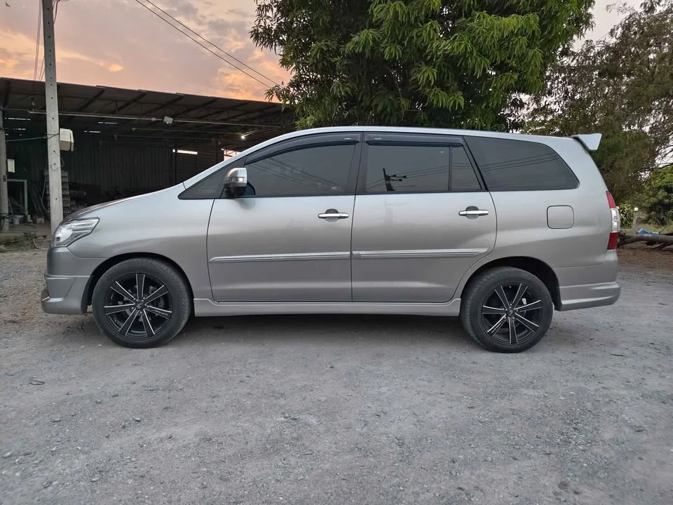 2015 Toyota Innova I 2